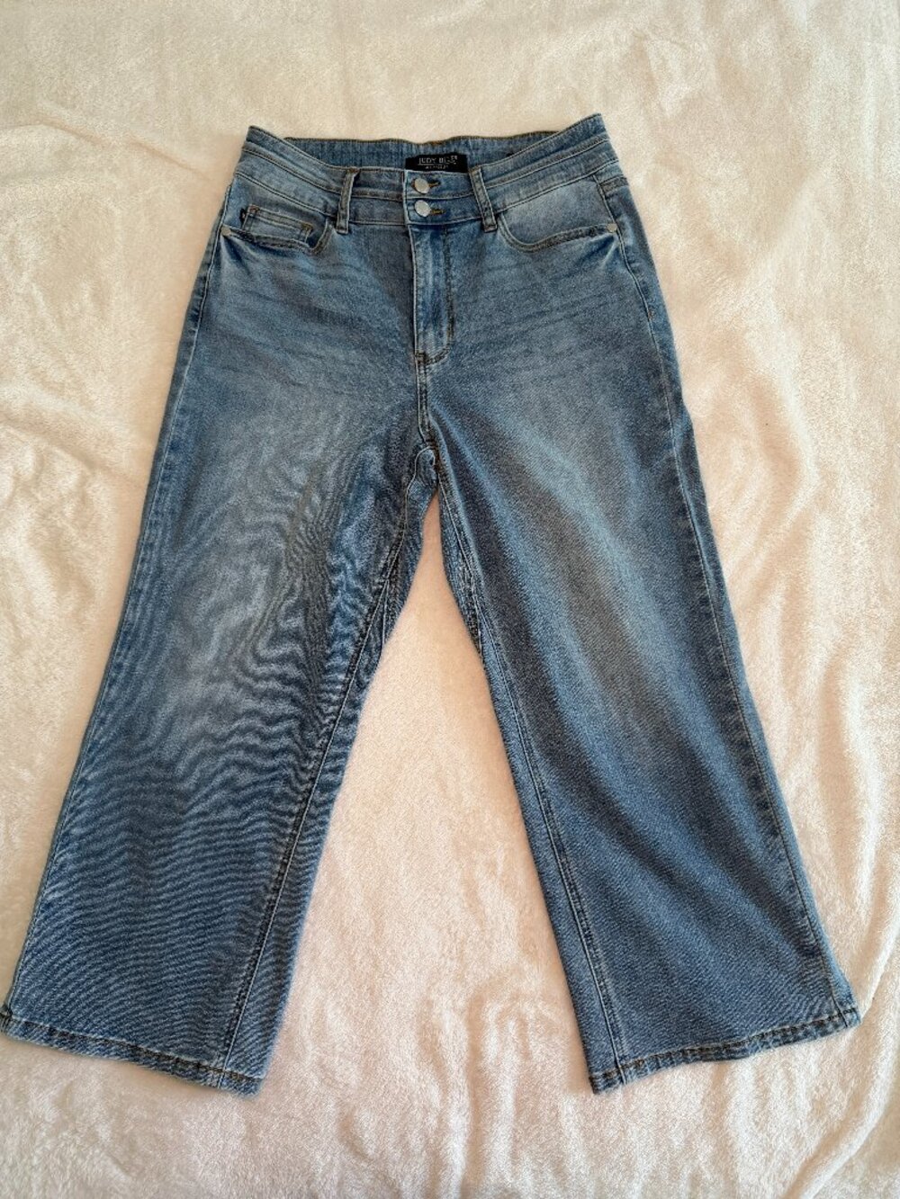 Judy Blue Wide Leg Crop Jeans Sz 11/30 Light Wash Blue Cooling Denim JB88616